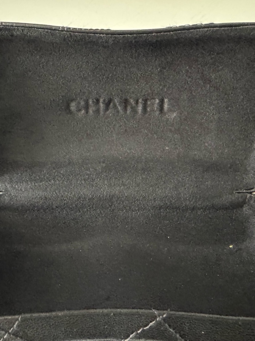 CHANEL Vintage 5218 Sunglasses — Brown Gradient Tortoise — Quilted Case - Picture 10 of 14